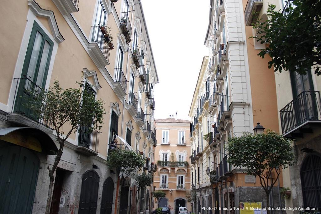 Amalfitani Salerno Centro Bed and Breakfast Exteriör bild