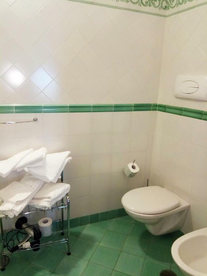 Amalfitani Salerno Centro Bed and Breakfast Exteriör bild