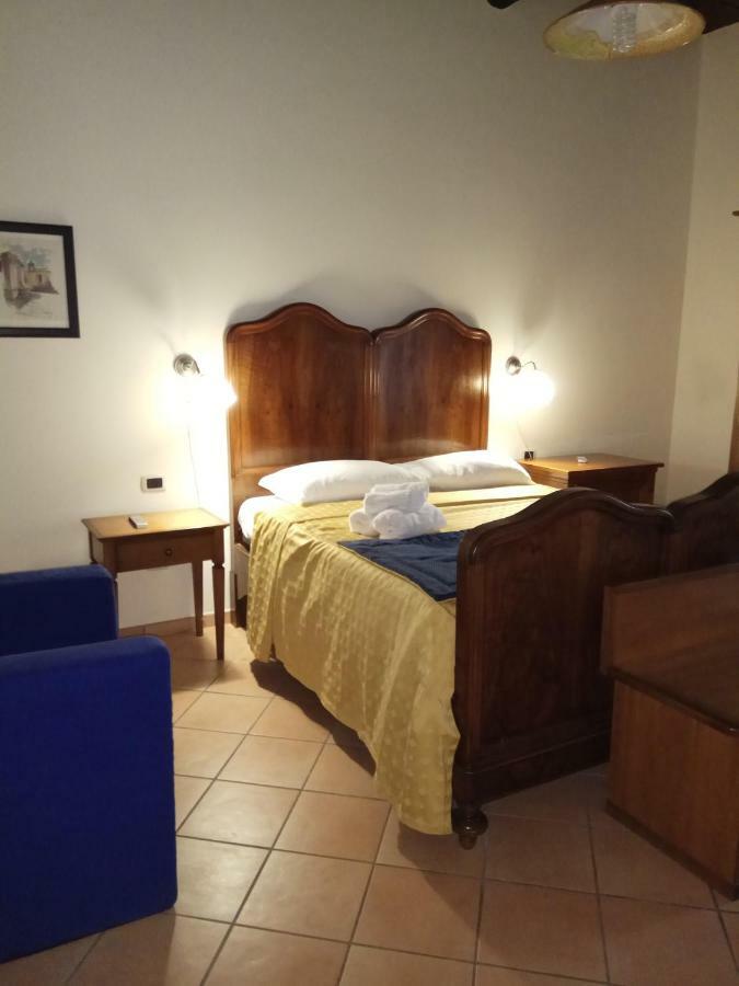 Amalfitani Salerno Centro Bed and Breakfast Exteriör bild