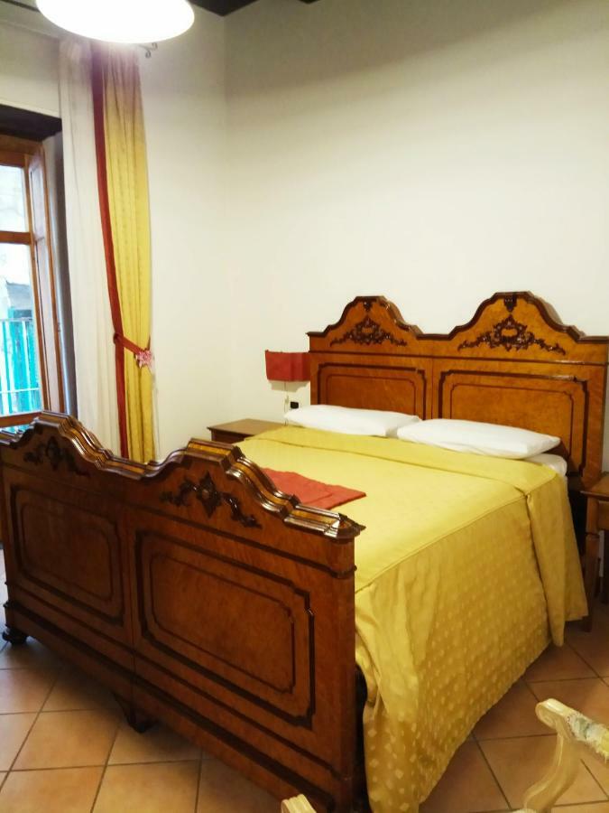 Amalfitani Salerno Centro Bed and Breakfast Exteriör bild