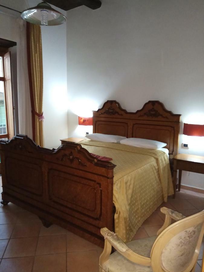 Amalfitani Salerno Centro Bed and Breakfast Exteriör bild