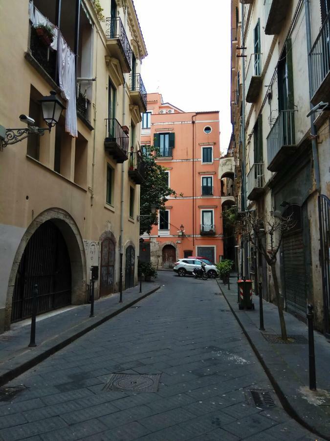 Amalfitani Salerno Centro Bed and Breakfast Exteriör bild